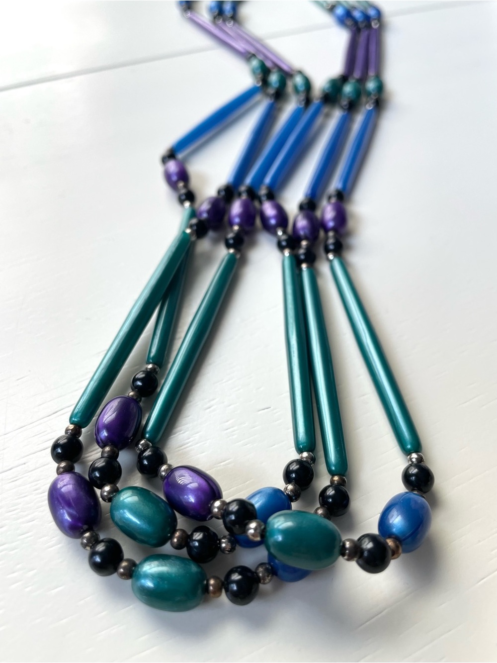 Vintage teal, peacock blue, purple metallic plastic beaded necklace